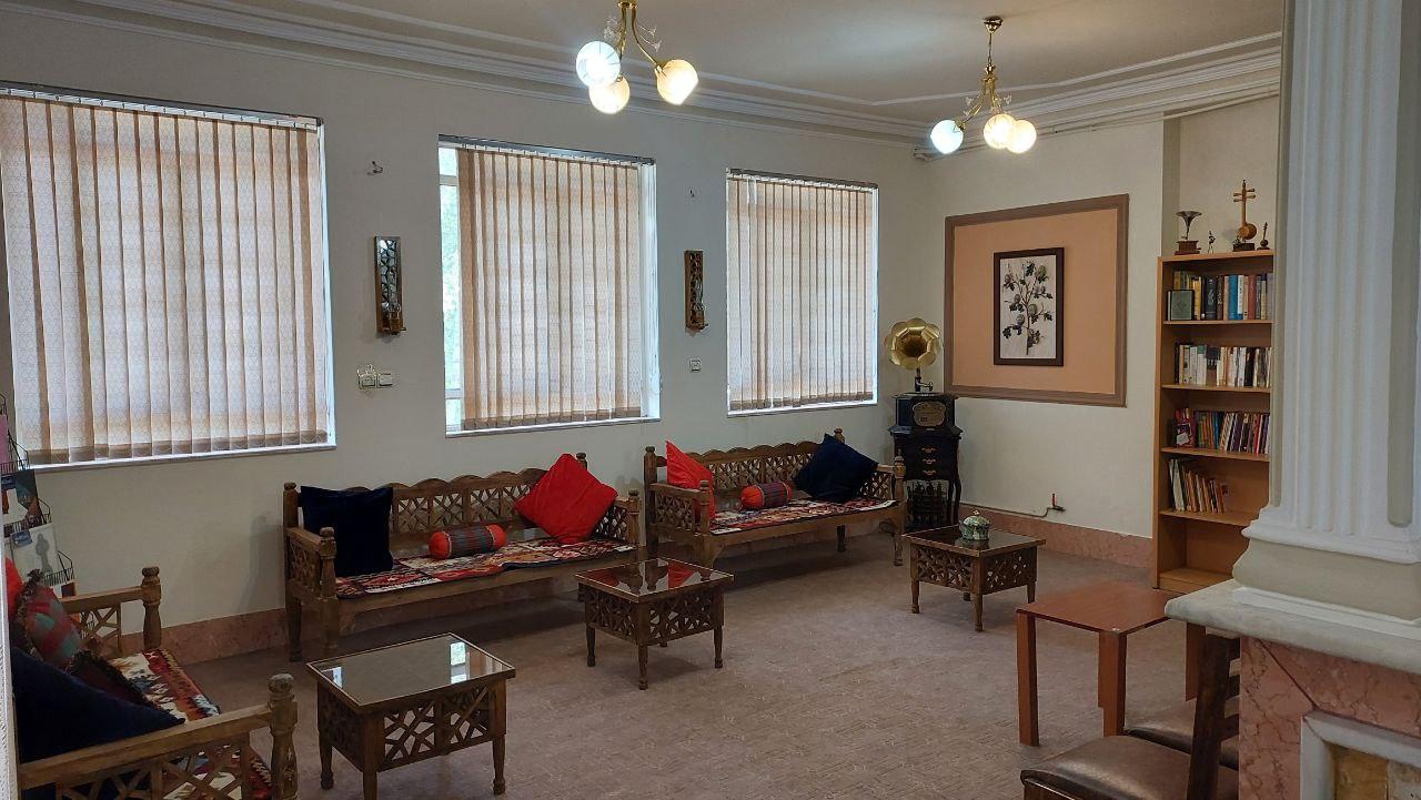 عکس آموزشگاه موسیقی بهارمست