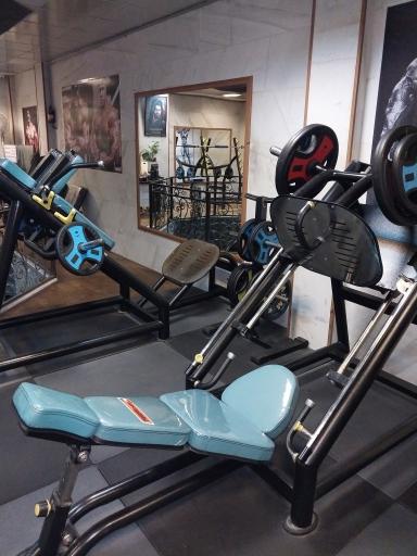 عکس باشگاه بدنسازی هژبر