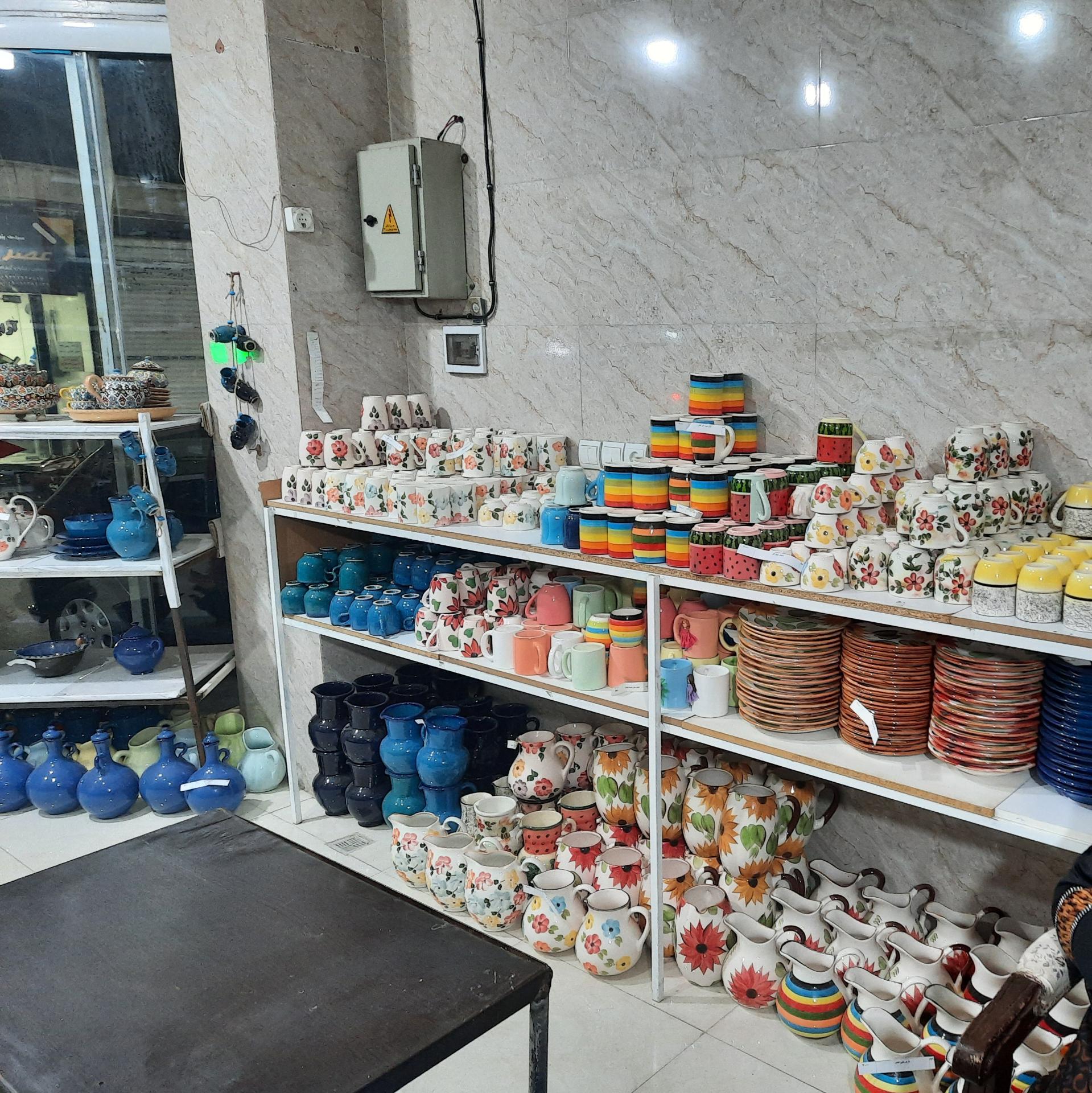 عکس فروشگاه صنایع دستی بَسّو