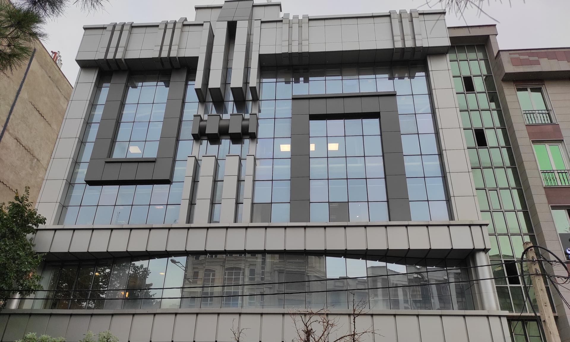 عکس کارگزاری توسعه معاملات خردمند