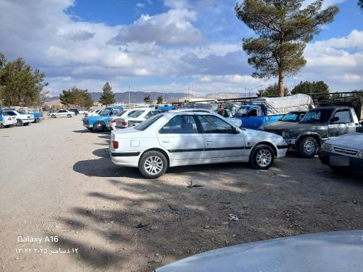 عکس پارکینگ جمعه بازار 