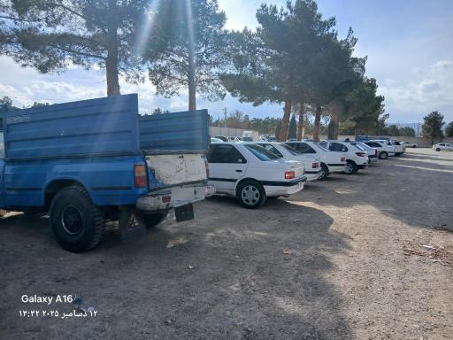 عکس پارکینگ جمعه بازار 