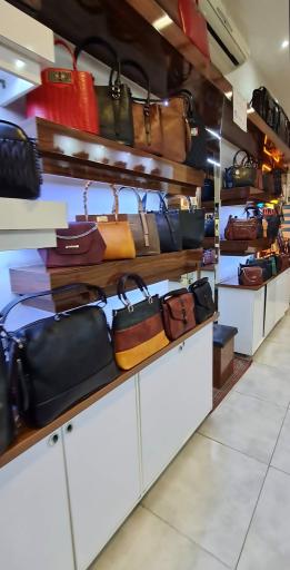 کیف و کفش آدینه