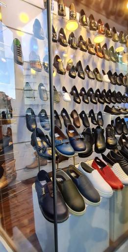 کیف و کفش آدینه