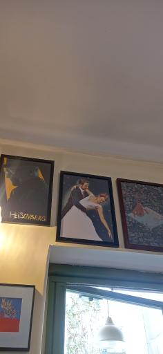 عکس کتابفروشی دی