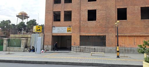 عکس ورودی مترو ایستگاه مولوی