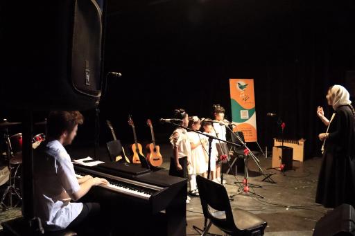 عکس آموزشگاه موسیقی هنگام 