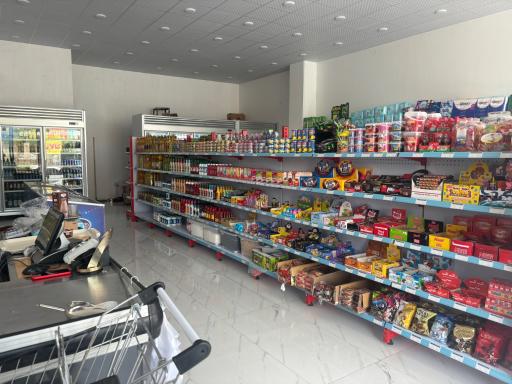 عکس هایپر مارکت مهراد