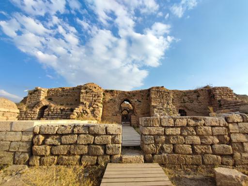 عکس معبد آناهیتا