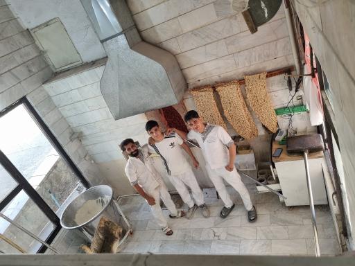 عکس نانوایی سنگک