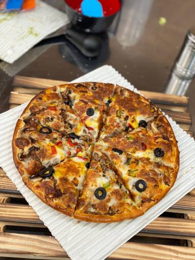 عکس پیتزا همایون 