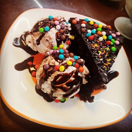 عکس کافه بستنی نوش 