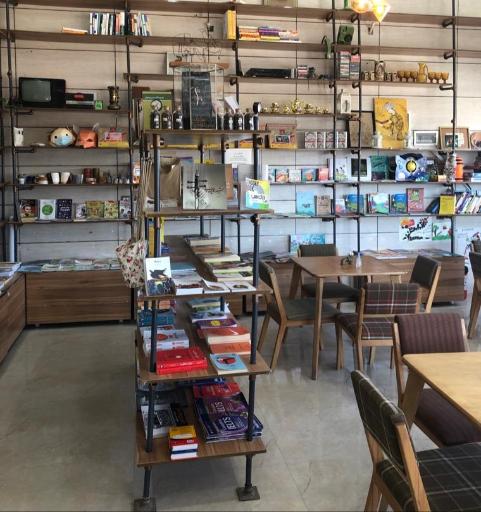 عکس کافه کتاب هزاردستان