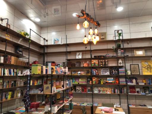 عکس کافه کتاب هزاردستان