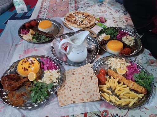 عکس باغ رستوران کنگر 