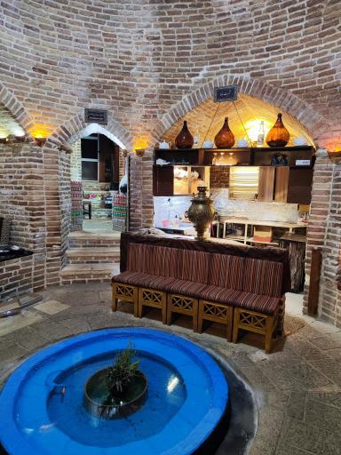 رستوران شاندیز حاجی