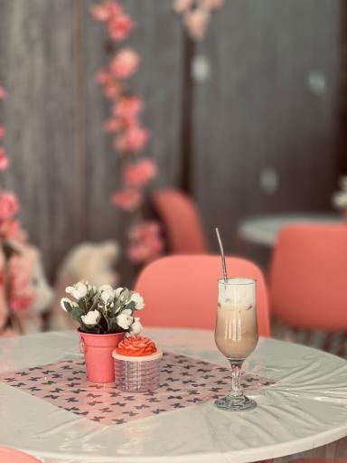 عکس کافه صورتی 