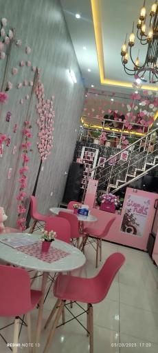 عکس کافه صورتی 