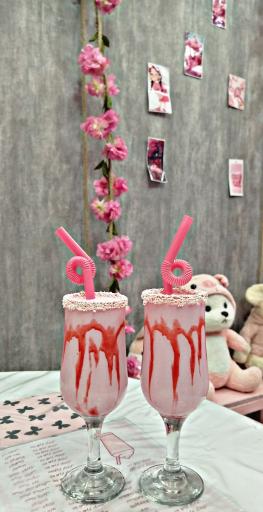 عکس کافه صورتی 