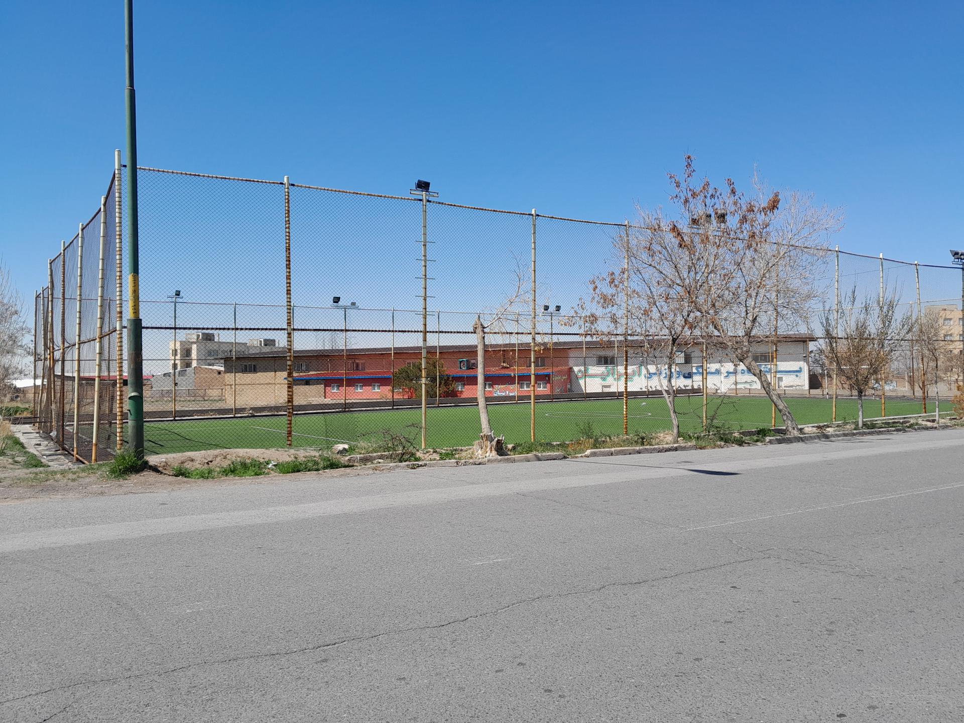 عکس میدان چمن (تک واحدی ها)