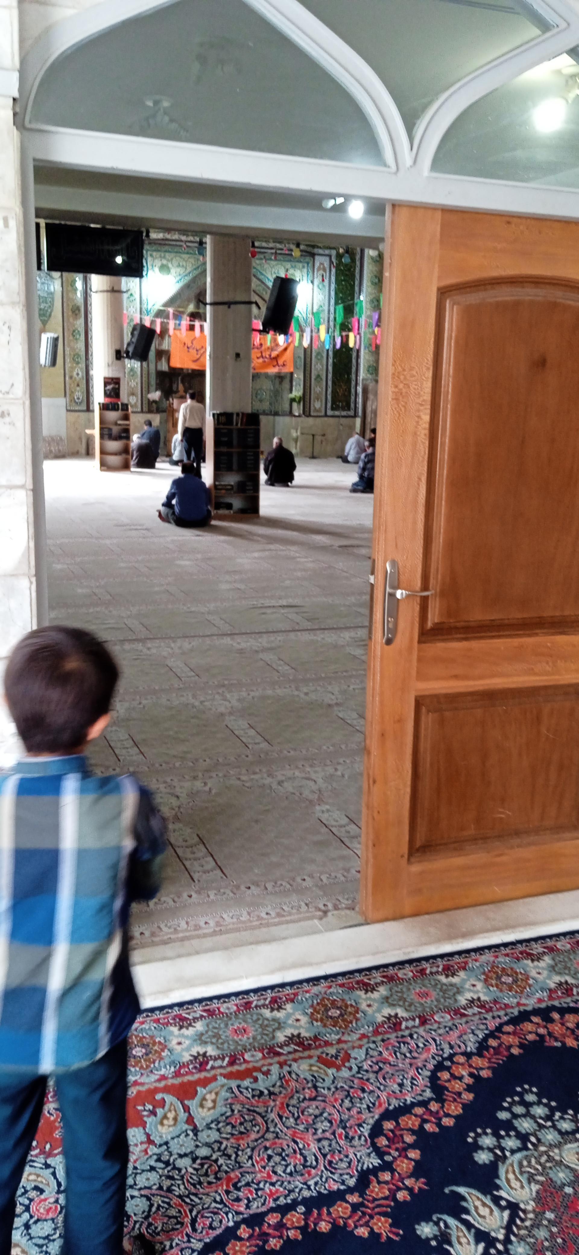 عکس مسجد اعظم منارجنبان