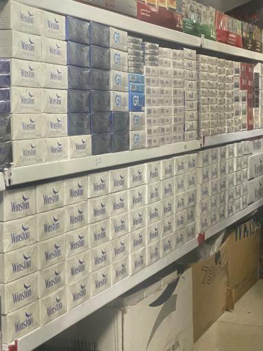 عکس فروشگاه دخانیات علی