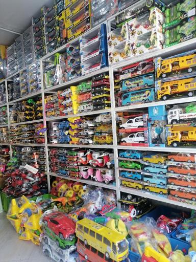 عکس پخش اسباب بازی سعید