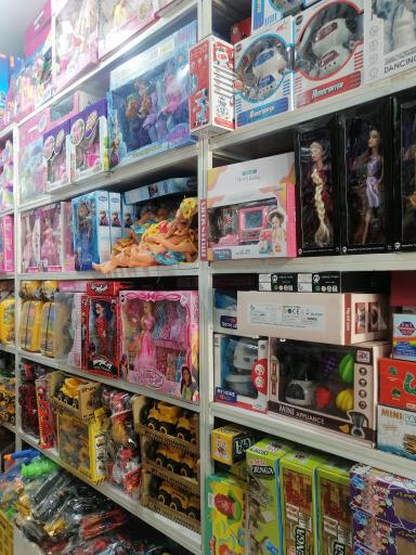 عکس پخش اسباب بازی سعید