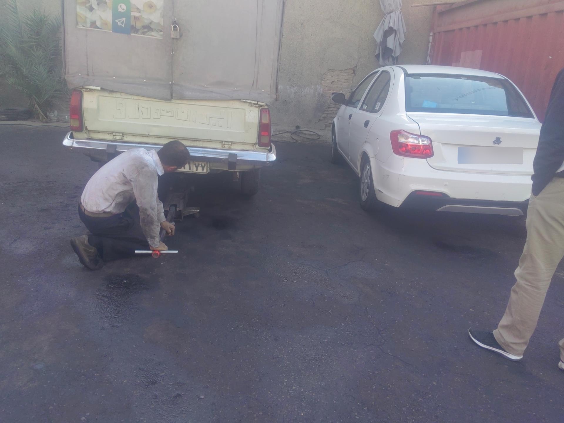 عکس متخصص تعمیر ABS و سیستم ترمز