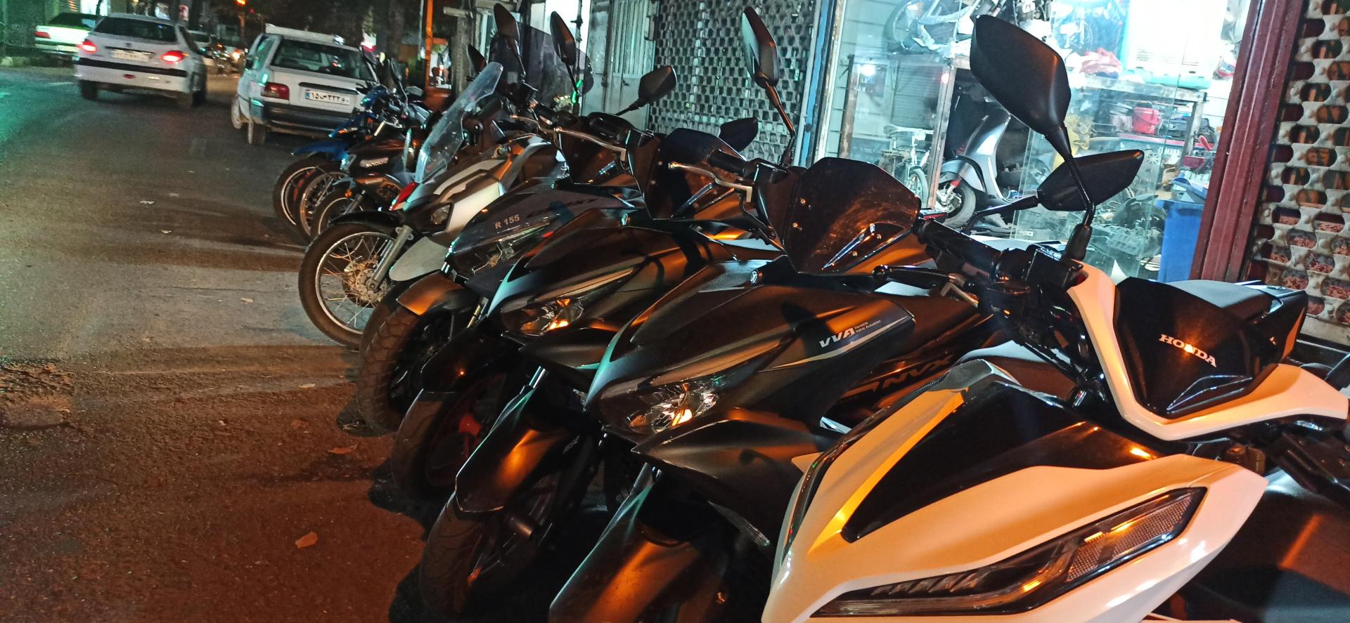 عکس کلینیک موتورسیکلت رضا 