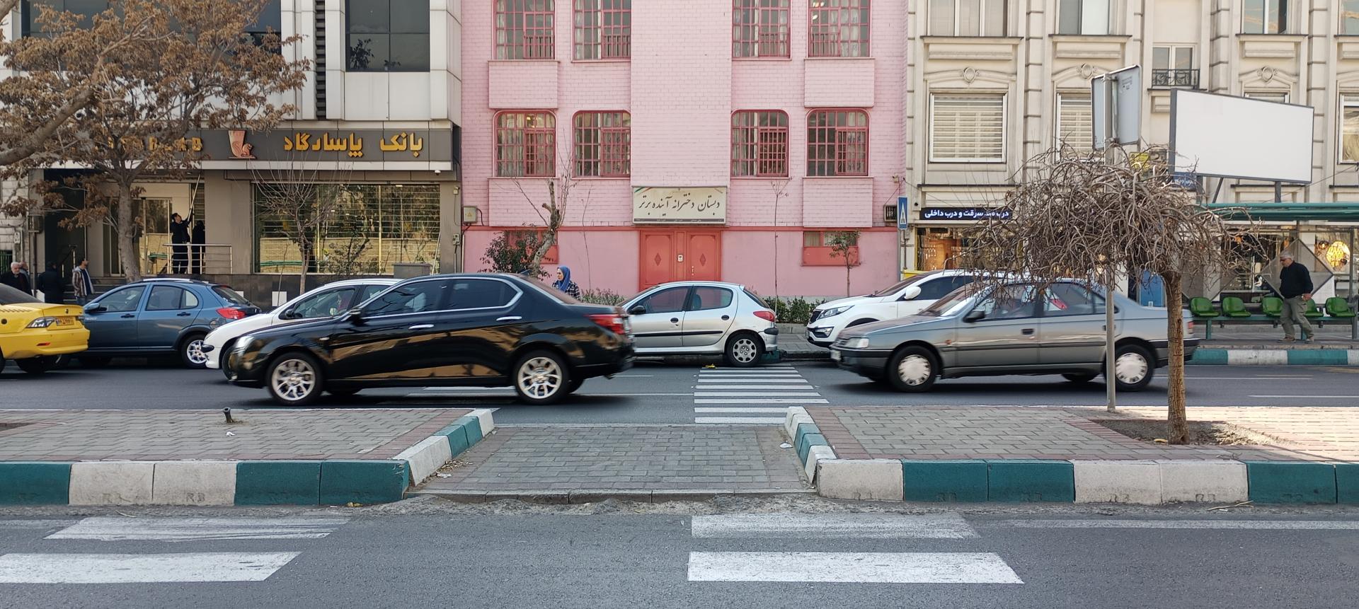 عکس دبستان دخترانه آینده برتر