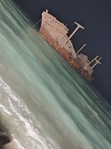 عکس پارک ساحلی کشتی یونانی