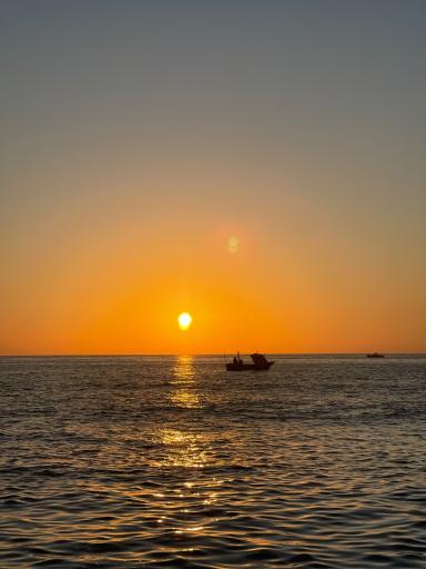 عکس پارک ساحلی کشتی یونانی