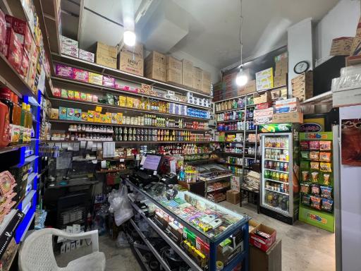 عکس سوپرمارکت شقایق