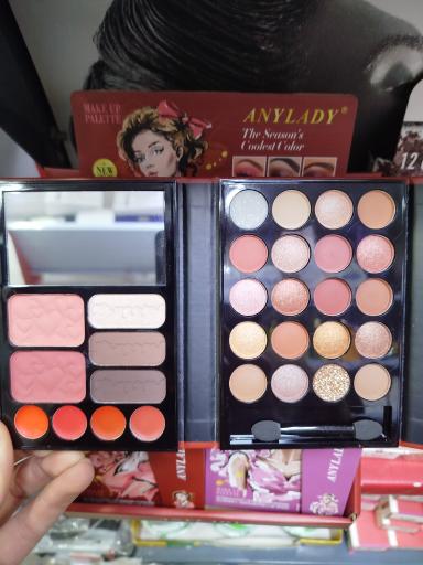 عکس لوازم آرایشی و بهداشتی نادری