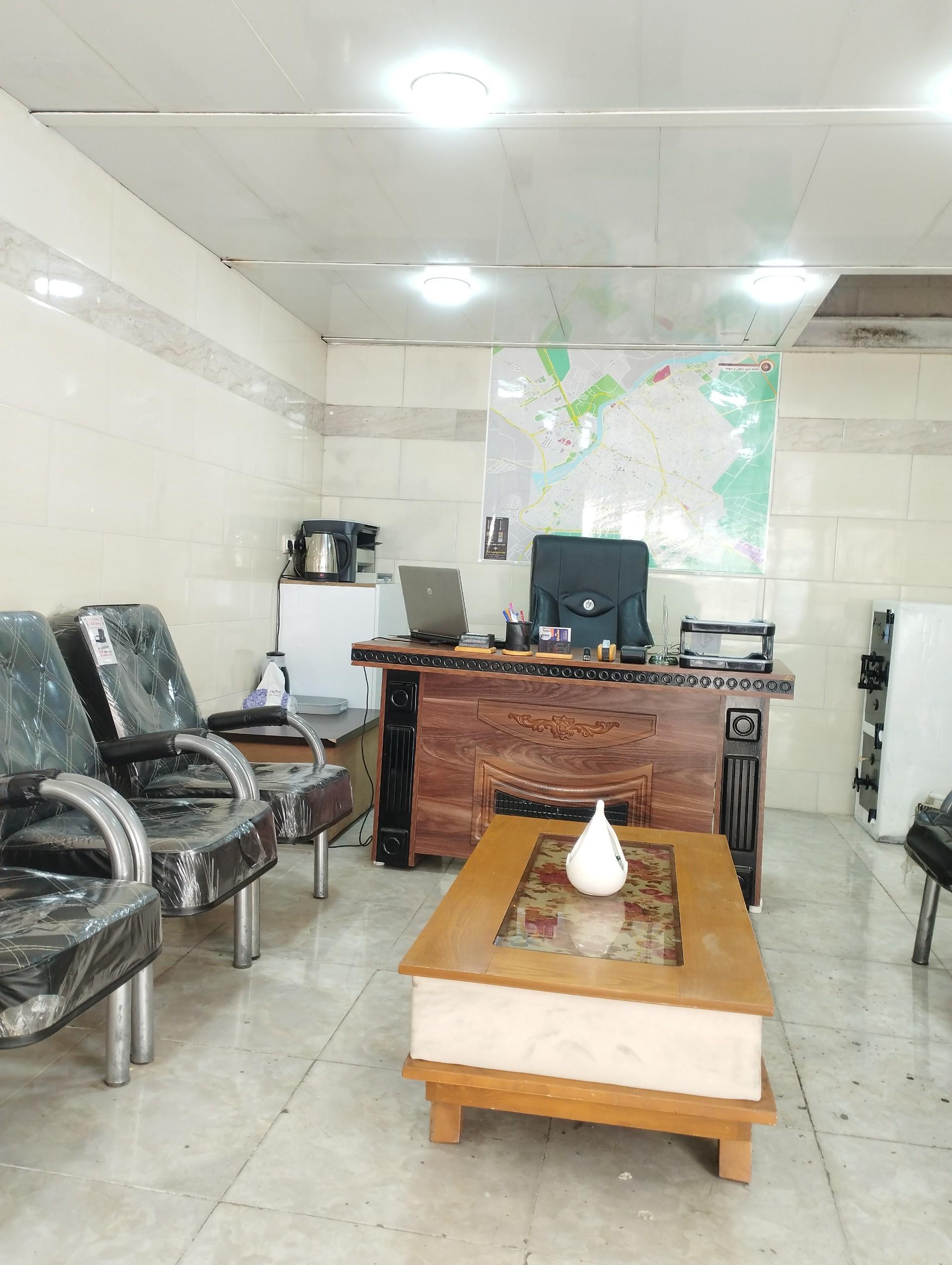 عکس مشاور املاک هم آوا