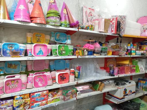 عکس ظروف یکبار مصرف و تم تولد