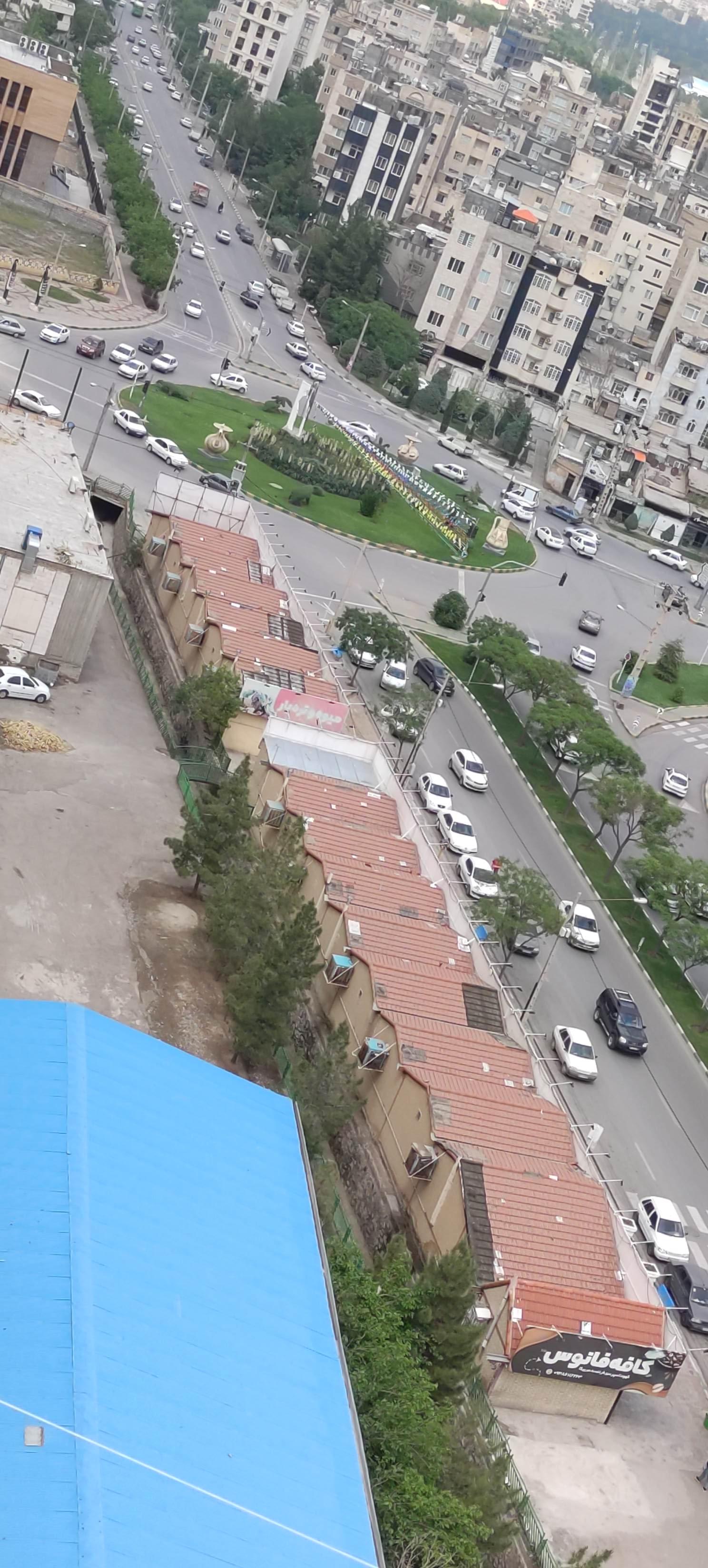 عکس بازار میوه و تره بار سرافرازان