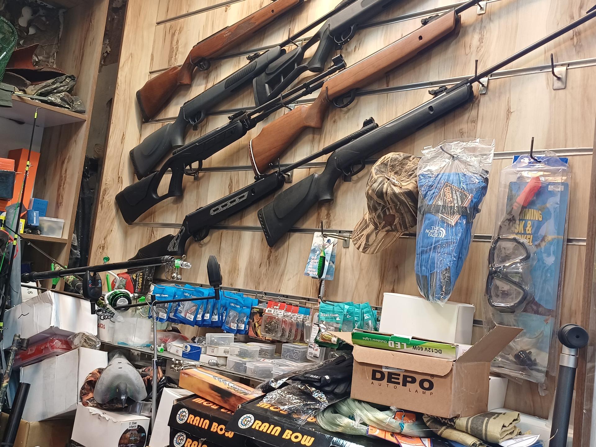 عکس فروشگاه تفنگ بادی وماهیگیری نخلستانی