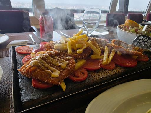 عکس اسکای لانژ ماهی خوب