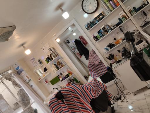 عکس آرایشگاه مردانه فدک 