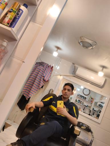 عکس آرایشگاه مردانه فدک 