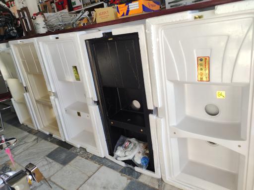 عکس تجهیزات آشپزخانه داداشی