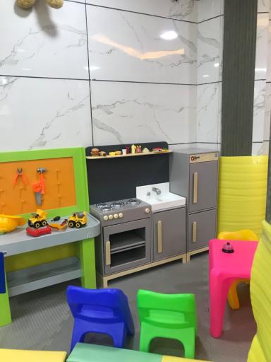 عکس خانه بازی رنگارنگ