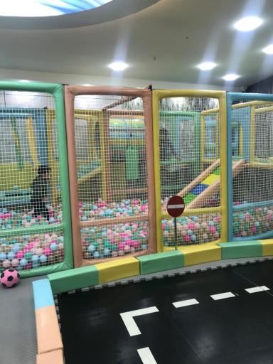 عکس خانه بازی رنگارنگ