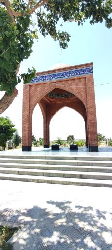 عکس مزار شهدای گمنام دانشگاه یادگار امام