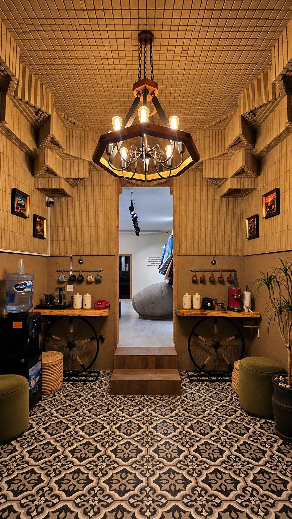 عکس فروشگاه برند آوان