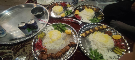 کافه رستوران سنتی چلچراغ