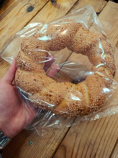 عکس کافه نان و شیرینی وَرنان