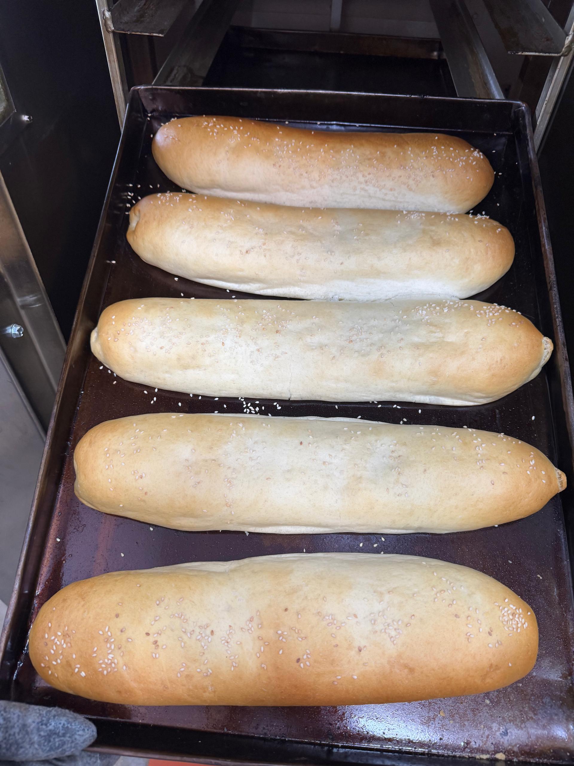 عکس کافه نان و شیرینی لورن